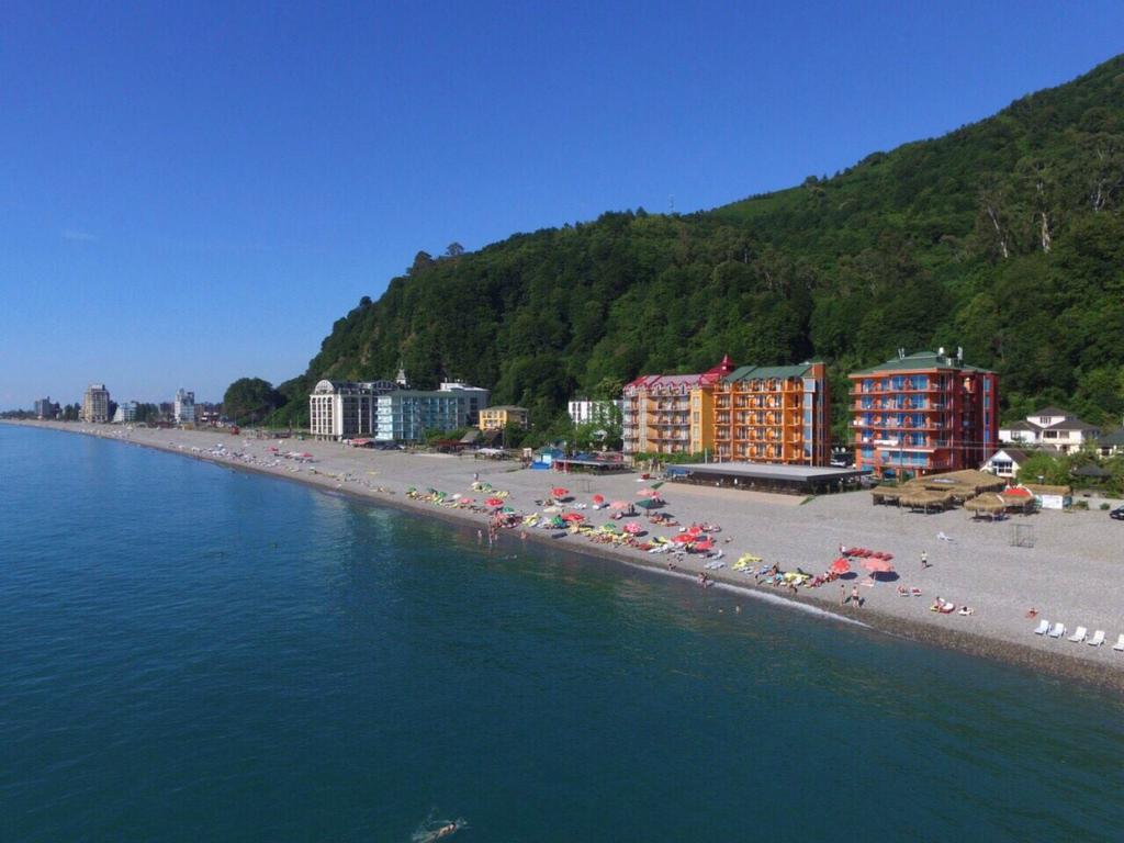 Hotel Lazuri In Kvariati Esterno foto