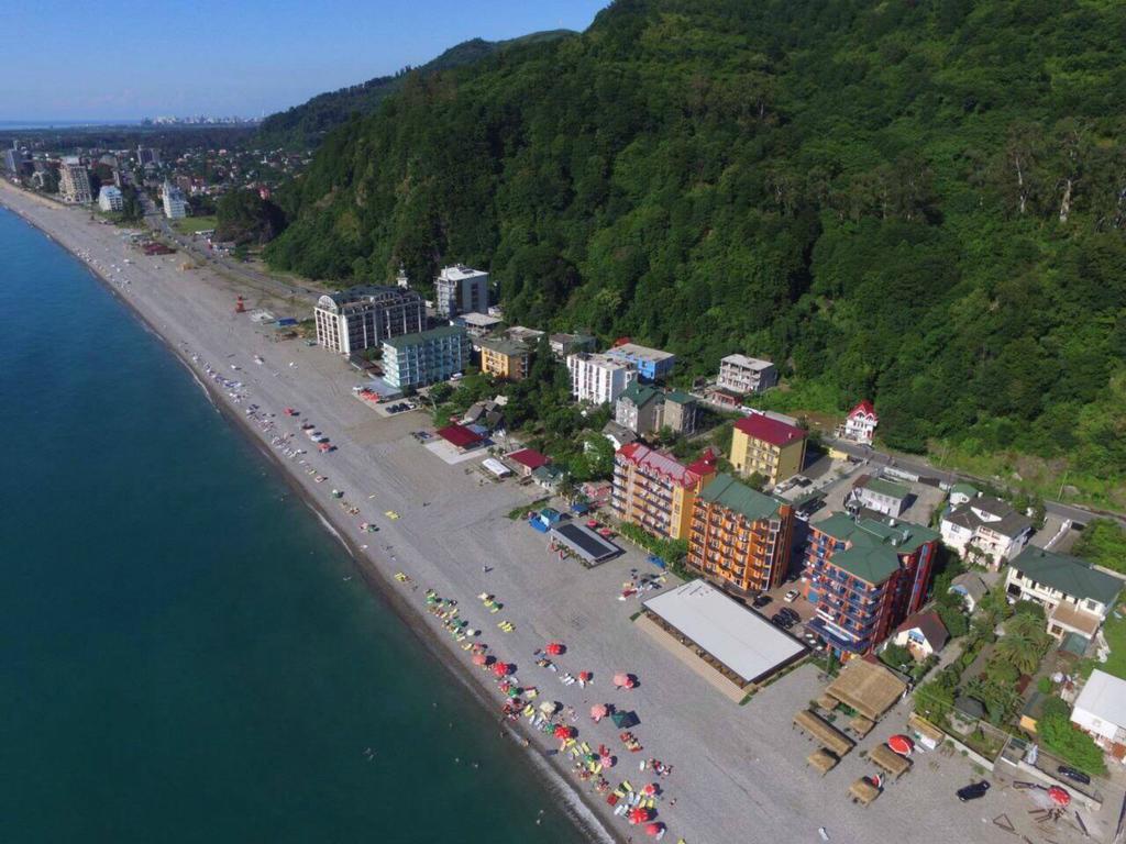Hotel Lazuri In Kvariati Esterno foto