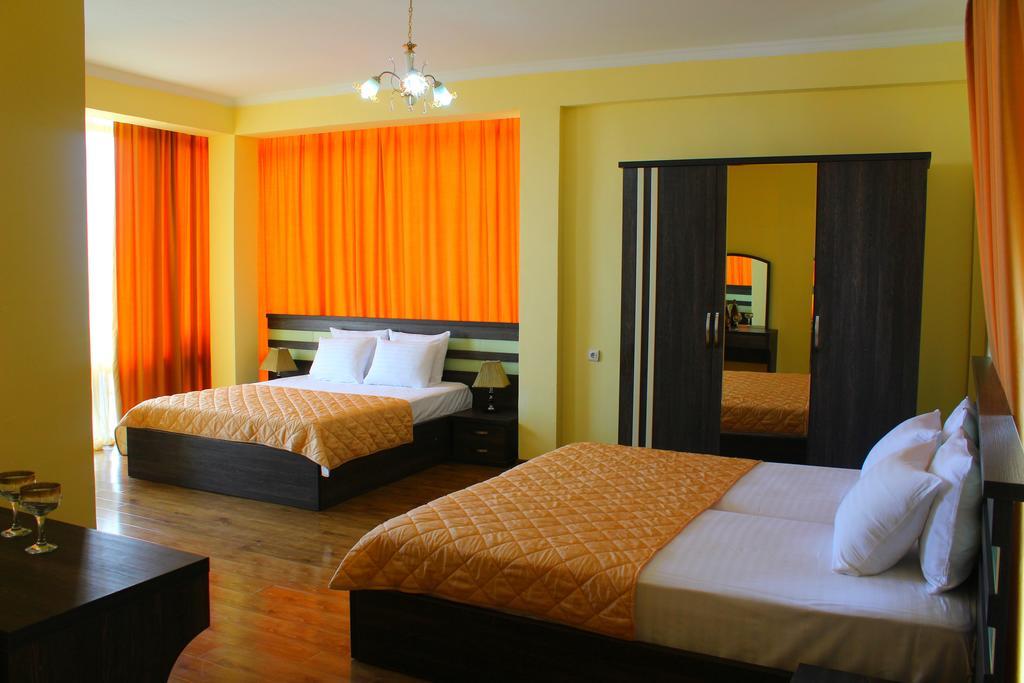 Hotel Lazuri In Kvariati Esterno foto